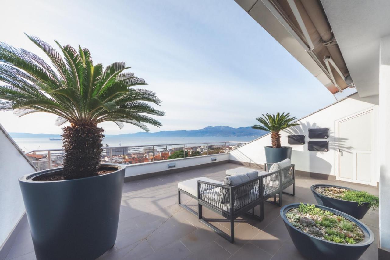 Penthouse Belvedere City View With Private Parking Rijeka Bagian luar foto