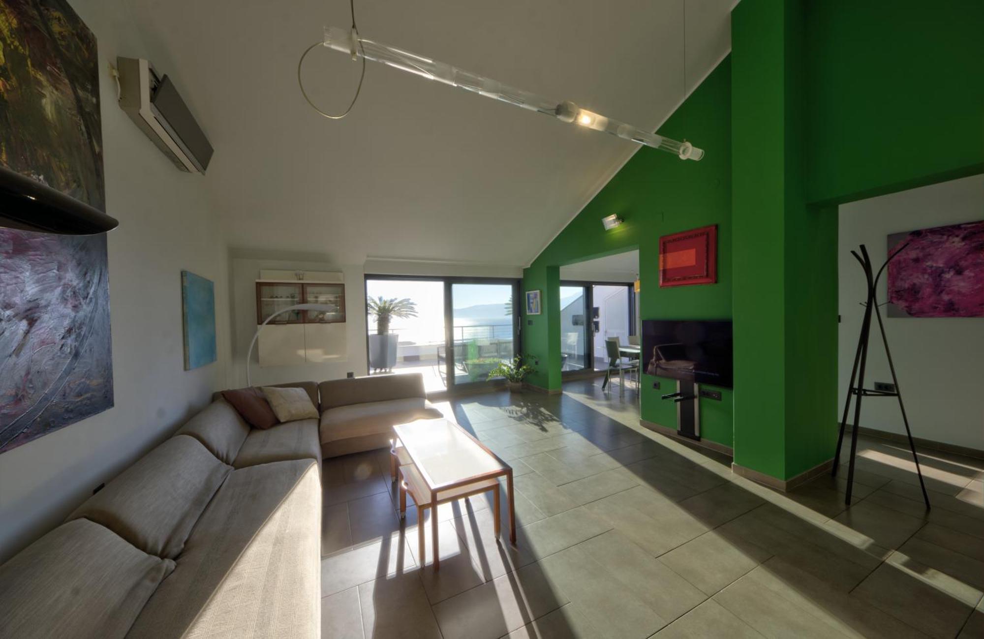 Penthouse Belvedere City View With Private Parking Rijeka Bagian luar foto