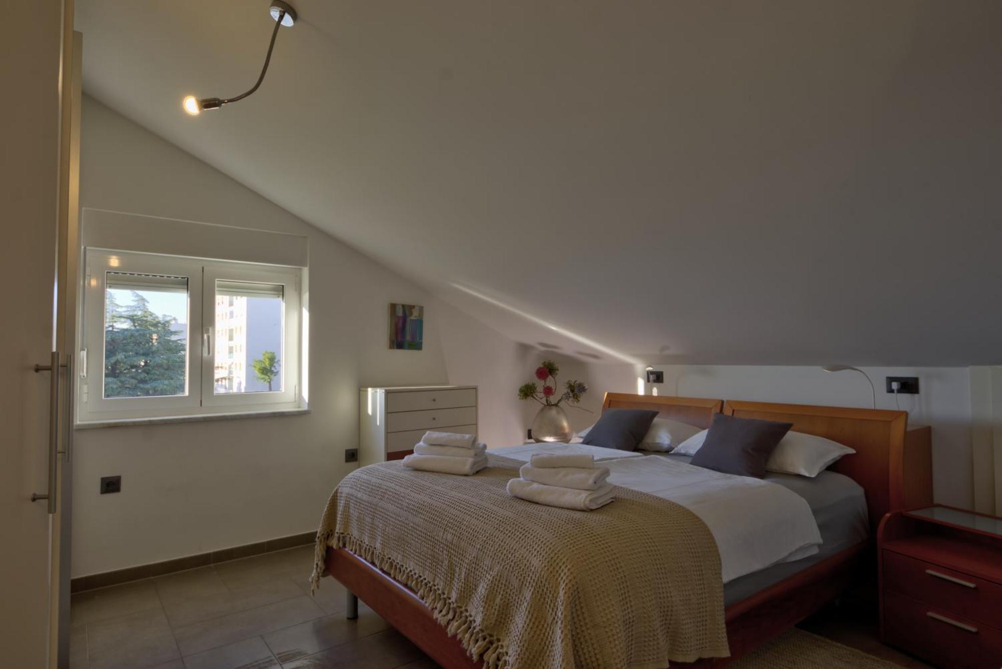 Penthouse Belvedere City View With Private Parking Rijeka Bagian luar foto